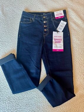 NWT Faith Jeans Hi Rise Skinny Exposed Shank Dark Wash Jeans Size 6 Rhinestone